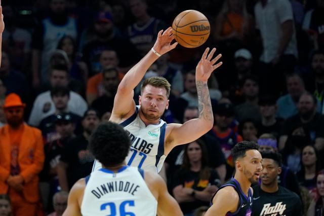 1652784114157062506.jpg Mavericks_Suns_Basketball.jpg